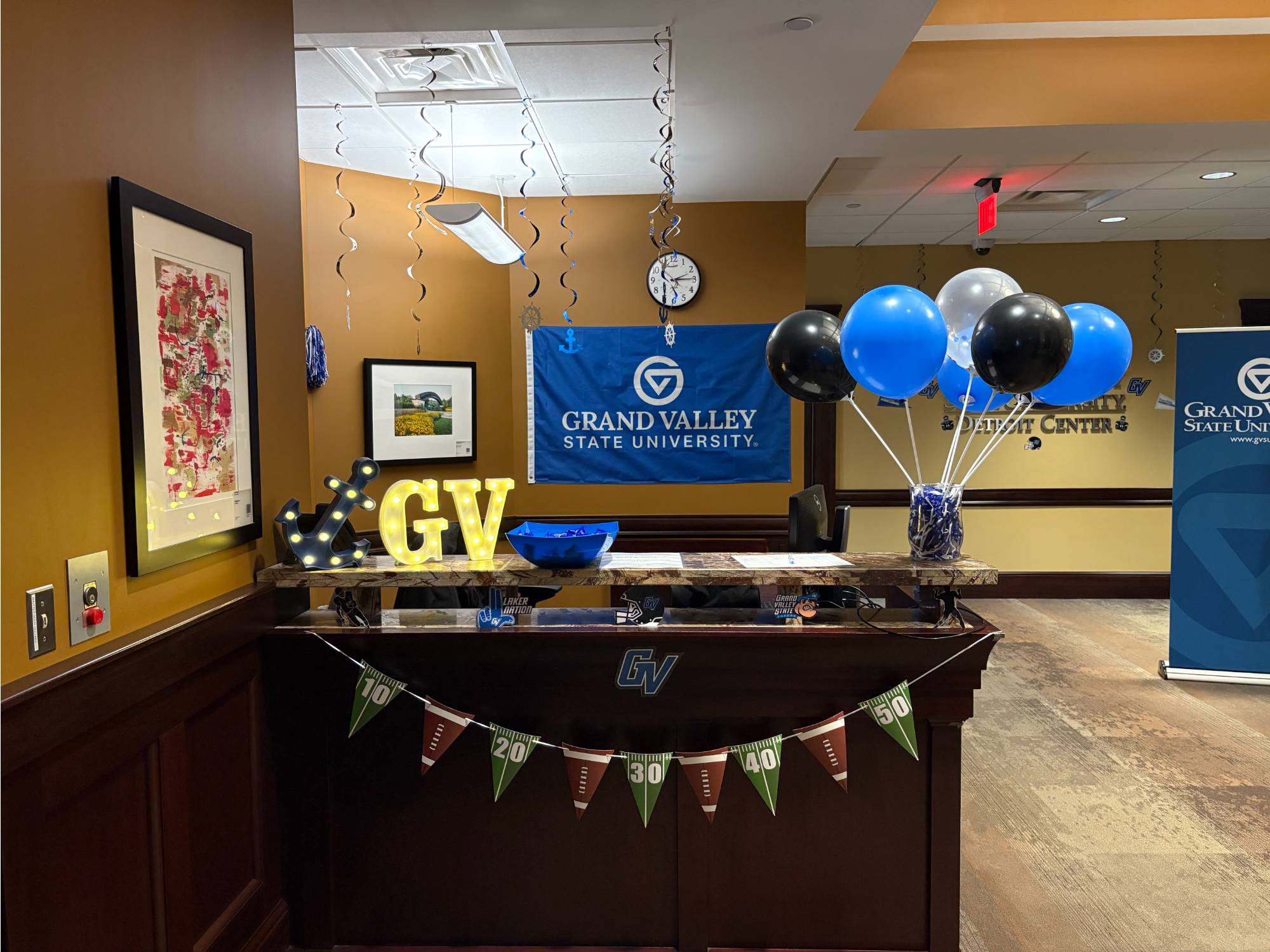 Detroit Center Homecoming office decorations, side view